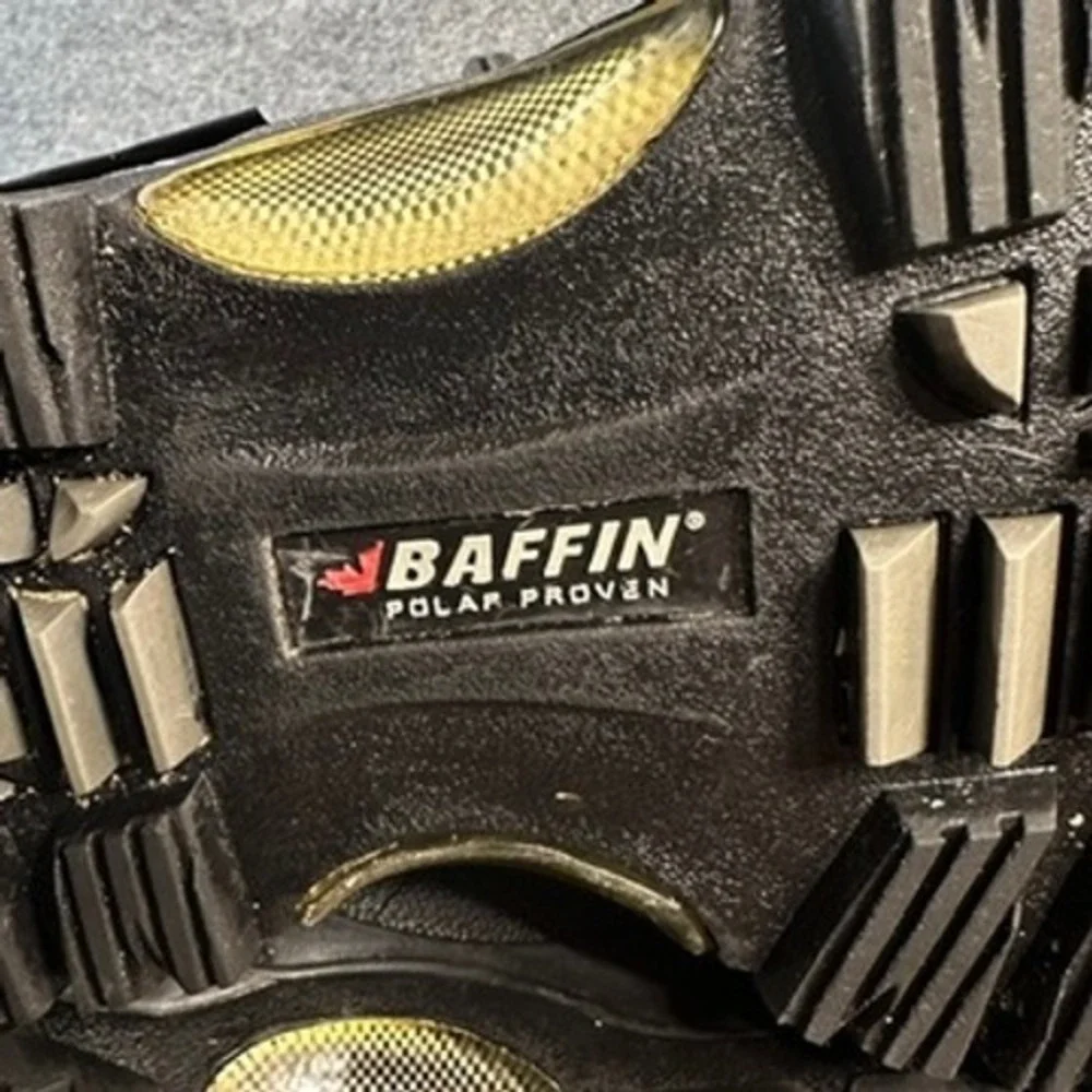 Baffin Impact Snow Boots Mens 10 Insulated Waterproof Buckle Arctic Rugged Ice